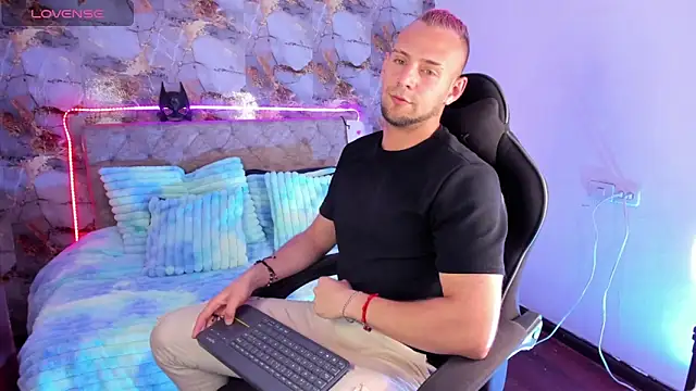 Damon Bakert online show from March 4, 4:14 pm