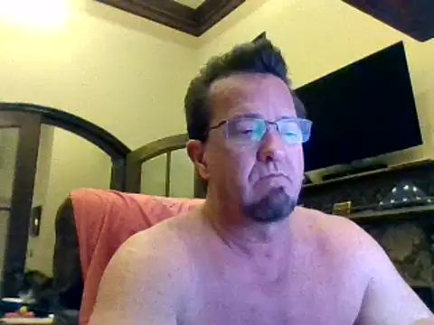 Snapshot of sluttydylan chatting on February 22, 3:01 am sluttydylan online show from February 22, 3:01 am