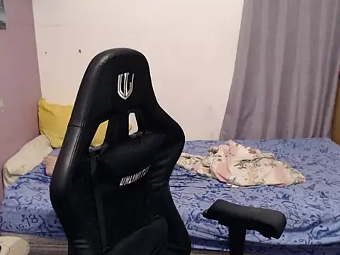 thealfawolf01 online show from July 14, 7:34 am