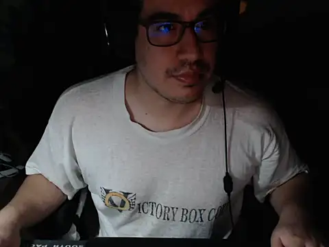 thealfawolf01 online show from June 28, 11:11 pm