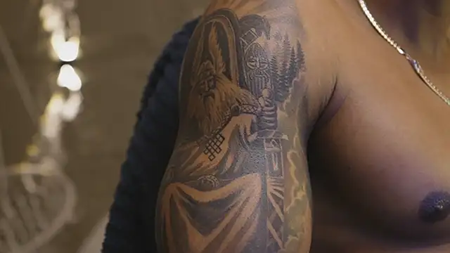 Logan Varela online show from April 18, 7:07 pm