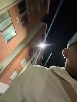 dominic smith  online show from February 17, 3:25 am