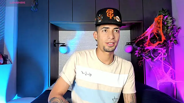 DrakeNeumann online show from November 6, 6:33 pm