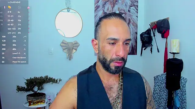 Snapshot of mr_maik chatting on January 14, 10:17 am mr maik online show from January 14, 10:17 am