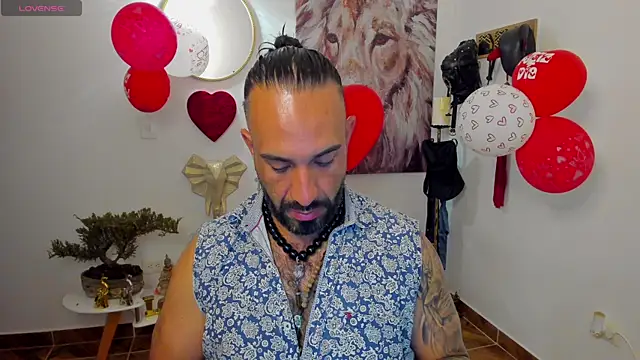 Snapshot of mr_maik chatting on February 15, 10:11 am mr maik online show from February 15, 10:11 am