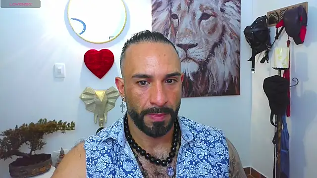 Snapshot of mr_maik chatting on March 2, 5:09 pm mr maik online show from March 2, 5:09 pm