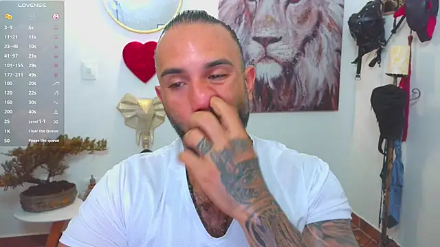 Snapshot of mr_maik chatting on March 6, 12:09 pm mr maik online show from March 6, 12:09 pm