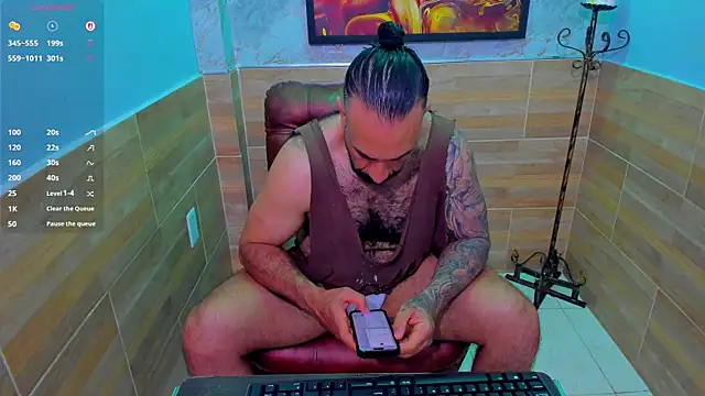 Snapshot of mr_maik chatting on October 17, 10:25 pm mr maik online show from October 17, 10:25 pm