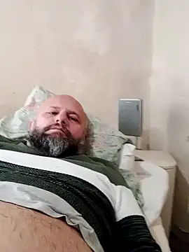 Snapshot of AlexandruCsaba chatting on February 3, 9:52 am AlexandruCsaba online show from February 3, 9:52 am