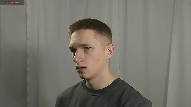 Snapshot of dustyn_fox chatting on December 27, 2:23 pm dustyn fox online show from December 27, 2:23 pm