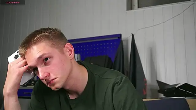 dustyn fox online show from November 4, 4:41 pm