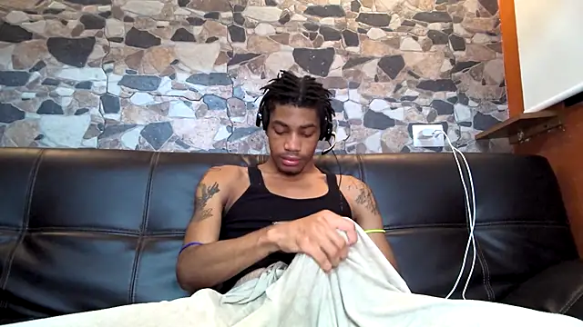 Skinnyblackman online show from April 23, 4:39 am