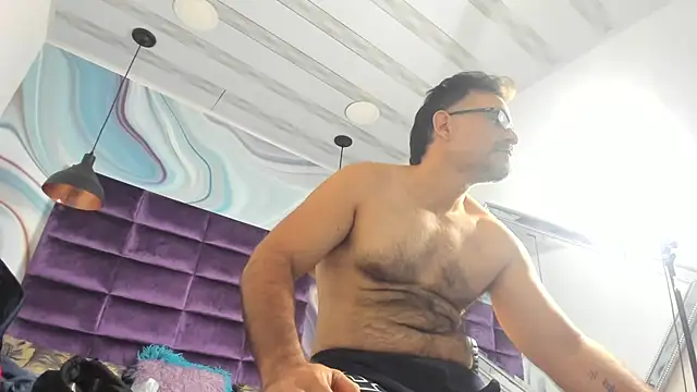 Snapshot of SbasTone_Muscle chatting on December 18, 1:56 pm SbasTone Muscle online show from December 18, 1:56 pm