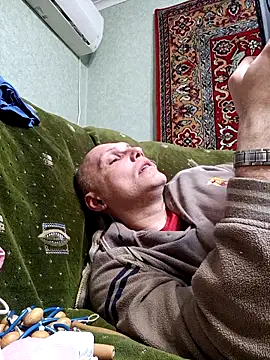 Pineapple04 online show from April 20, 6:10 pm