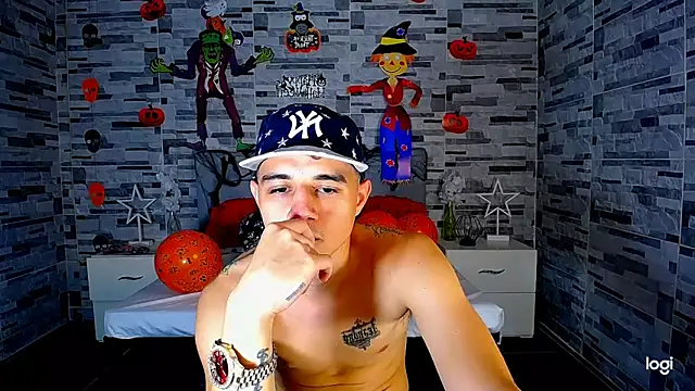 Snapshot of ADAM_HOT chatting on October 9, 10:58 pm ADAM HOT online show from October 9, 10:58 pm