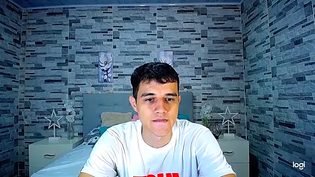 Snapshot of ADAM_HOT chatting on October 7, 10:25 pm ADAM HOT online show from October 7, 10:25 pm
