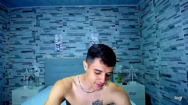 Snapshot of ADAM_HOT chatting on September 30, 10:35 pm ADAM HOT online show from September 30, 10:35 pm