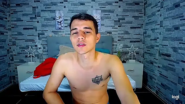 Snapshot of ADAM_HOT chatting on October 6, 7:40 pm ADAM HOT online show from October 6, 7:40 pm