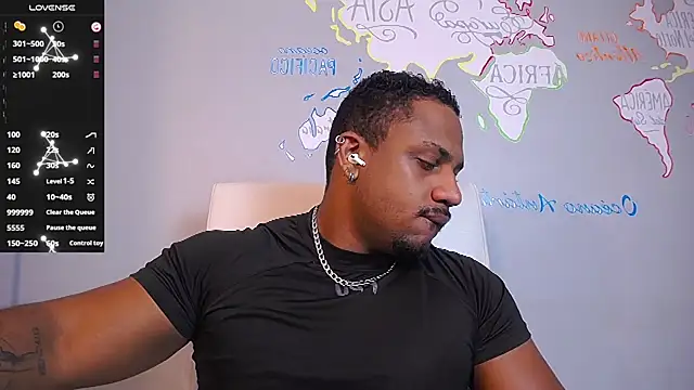 Snapshot of JhonBlacke chatting on February 28, 1:14 pm JhonBlacke online show from February 28, 1:14 pm