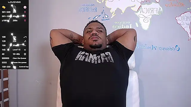 Snapshot of JhonBlacke chatting on February 25, 1:17 pm JhonBlacke online show from February 25, 1:17 pm