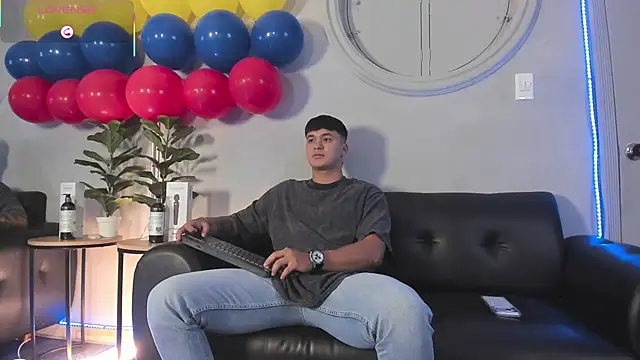 Cristopher strong online show from June 9, 1:46 pm