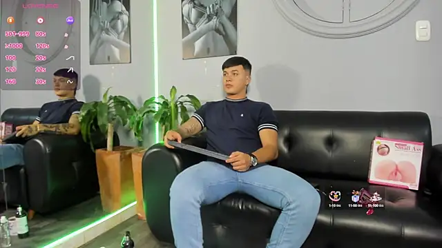 Snapshot of Cristopher_strong chatting on January 27, 12:37 pm Cristopher strong online show from January 27, 12:37 pm