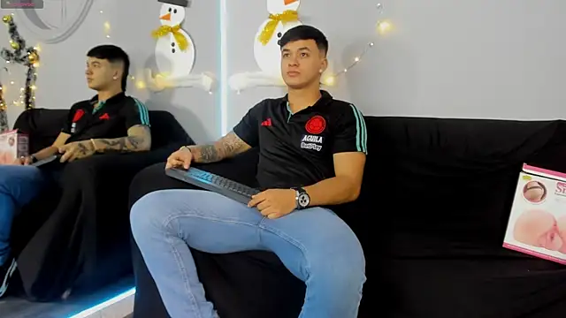 Snapshot of Cristopher_strong chatting on December 12, 9:30 am Cristopher strong online show from December 12, 9:30 am