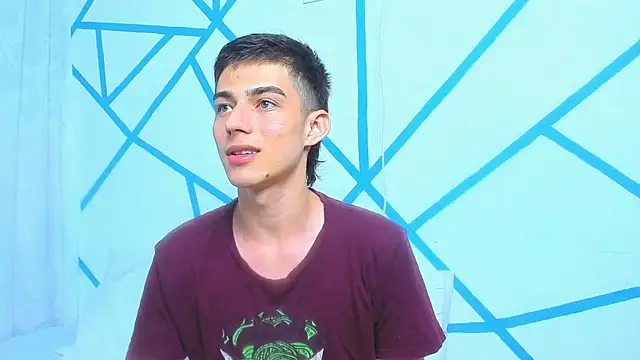 Snapshot of liam_scott77 chatting on December 15, 12:17 pm liam scott77 online show from December 15, 12:17 pm