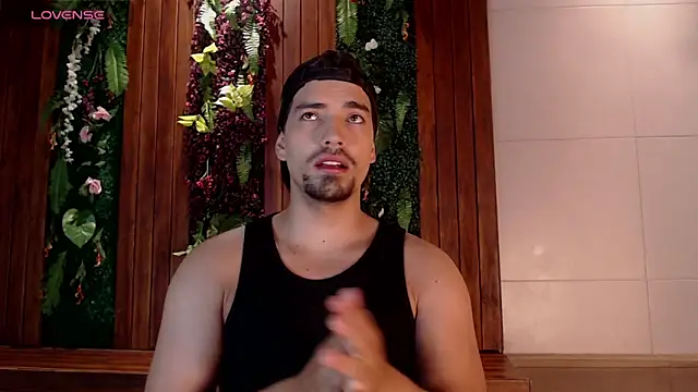 Snapshot of Ian_Daviz chatting on February 26, 8:09 pm Ian Daviz online show from February 26, 8:09 pm