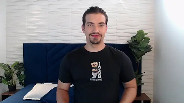 Snapshot of Ian_Daviz chatting on January 8, 7:45 pm Ian Daviz online show from January 8, 7:45 pm