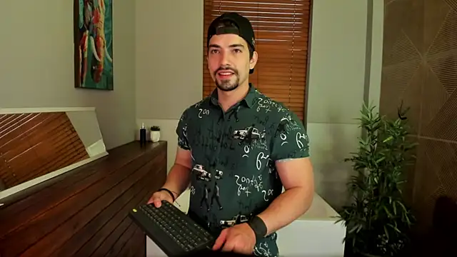 Snapshot of Ian_Daviz chatting on October 15, 12:24 pm Ian Daviz online show from October 15, 12:24 pm
