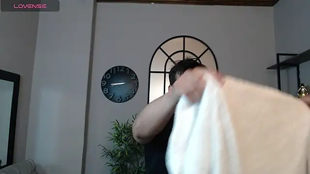 Snapshot of Ian_Daviz chatting on February 19, 7:48 pm Ian Daviz online show from February 19, 7:48 pm