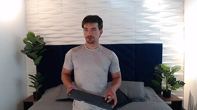 Snapshot of Ian_Daviz chatting on December 5, 8:02 pm Ian Daviz online show from December 5, 8:02 pm