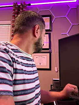 boytoyfrindles online show from October 24, 6:31 pm