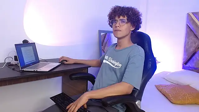 nickolas moon online show from February 14, 12:19 am