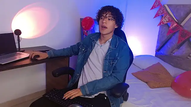 nickolas moon online show from February 16, 7:16 pm