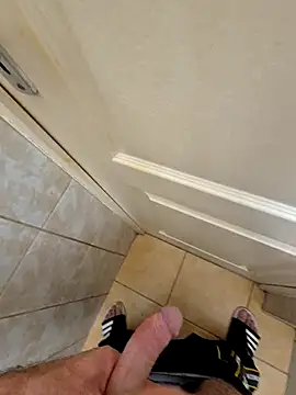 kisbiro77777 online show from October 21, 8:45 pm