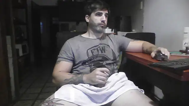 ozzypsico13 online show from April 16, 9:37 pm