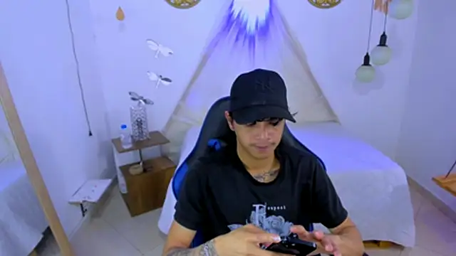 Brand habes online show from November 19, 1:33 pm