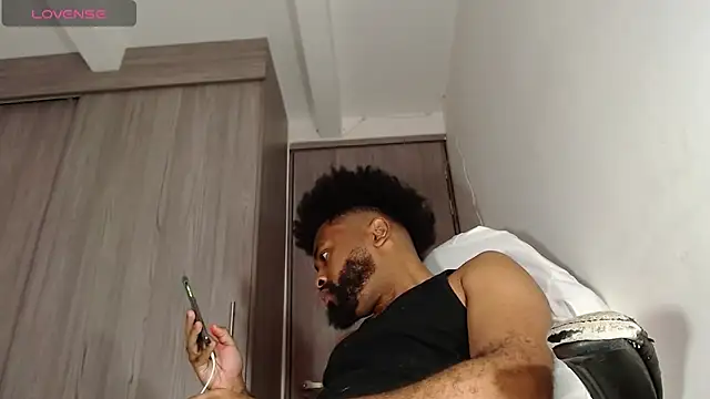 KaelMoreau online show from February 17, 6:37 pm