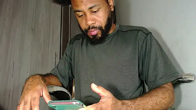 KaelMoreau online show from March 11, 9:45 am