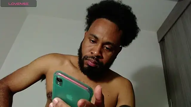 KaelMoreau online show from February 2, 2:17 am