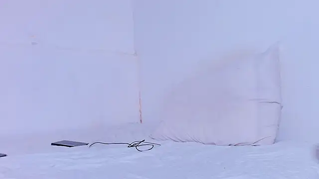 KaelMoreau online show from April 30, 10:11 am