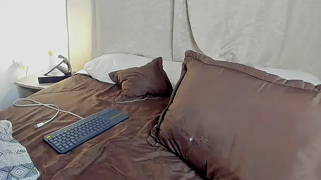 dafboy1 online show from October 20, 4:05 am