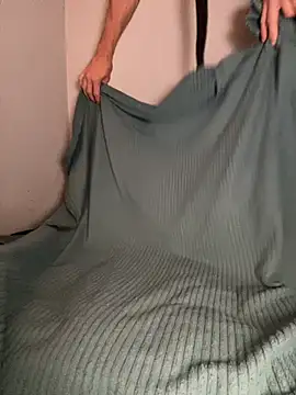 UtopianMisfit1 online show from April 24, 6:27 am