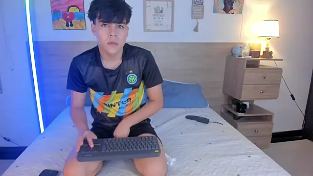 Snapshot of justinbiler chatting on October 11, 1:15 pm justinbiler online show from October 11, 1:15 pm