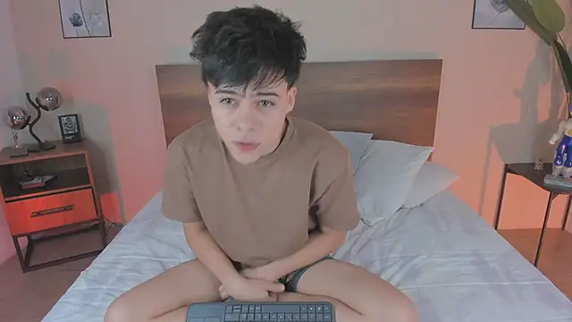 Snapshot of justinbiler chatting on September 13, 12:50 pm justinbiler online show from September 13, 12:50 pm