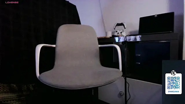 Snapshot of mr-k-quinn-x chatting on January 3, 9:47 pm mr-k-quinn-x online show from January 3, 9:47 pm