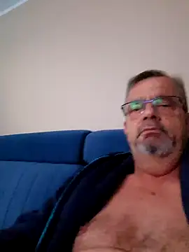 axecoman60 online show from January 5, 6:56 am