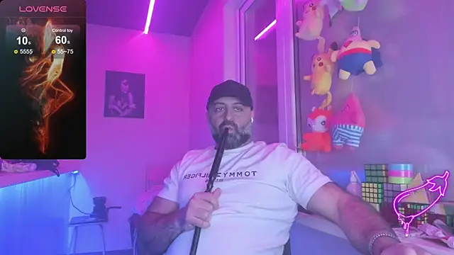 Snapshot of MAGABEAR077 chatting on March 12, 8:20 pm MAGABEAR077 online show from March 12, 8:20 pm